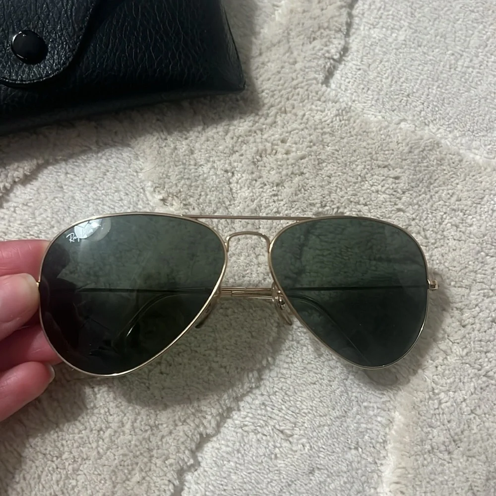 Ray-Ban Classic Aviators - Picture 4 of 4